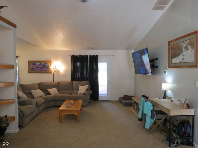1545 Black Oak Court, Franklin, IN 46131