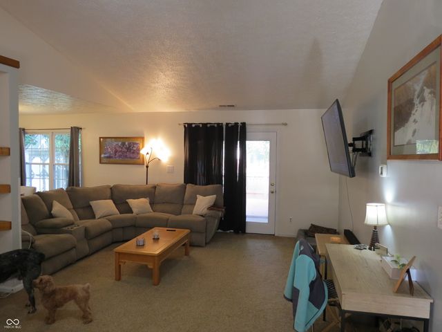 1545 Black Oak Court, Franklin, IN 46131