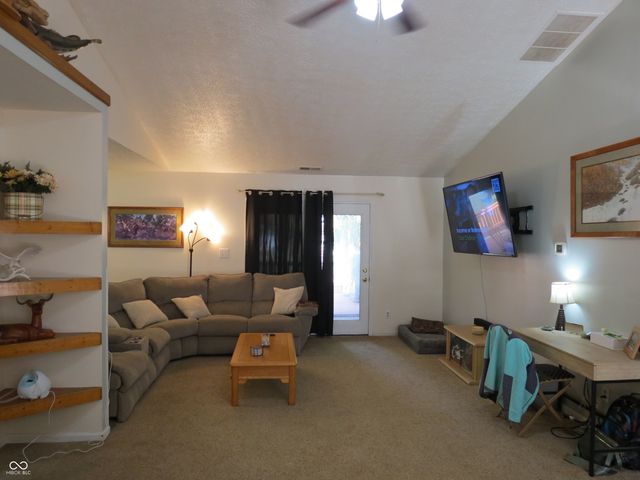1545 Black Oak Court, Franklin, IN 46131