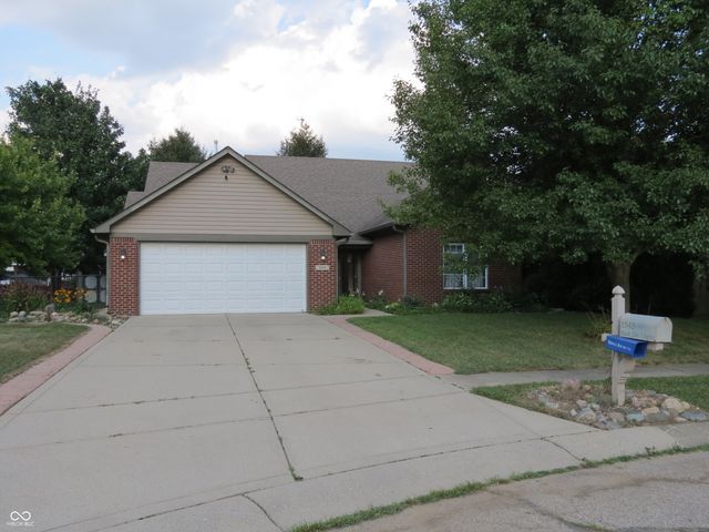1545 Black Oak Court, Franklin, IN 46131