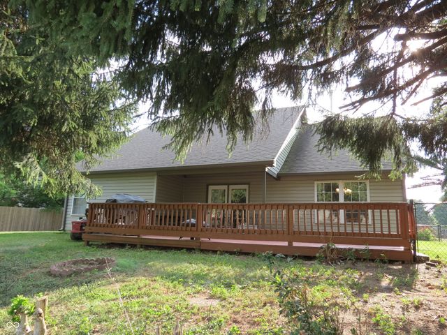 1545 Black Oak Court, Franklin, IN 46131