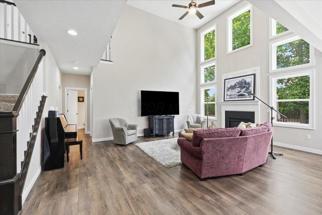 8000 Narrow Leaf Drive, Blacklick, OH 43004