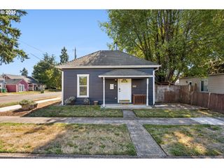 200 W 3RD St, Newberg, OR 97132