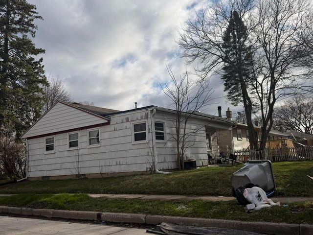 5733 W Custer AVENUE, Milwaukee, WI 53218