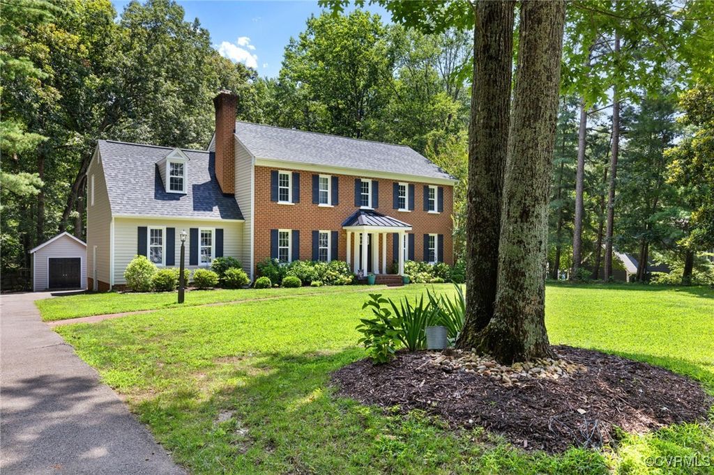2261 Planters Row Dr, Midlothian, VA 23113