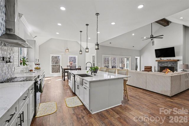 15200 August Lane, Charlotte, NC 28227