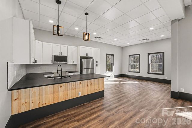 15200 August Lane, Charlotte, NC 28227