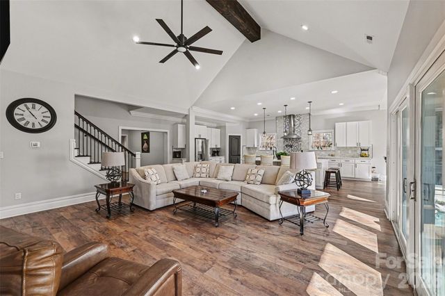 15200 August Lane, Charlotte, NC 28227