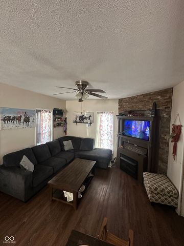 415 W 5th Street, Rushville, IN 46173