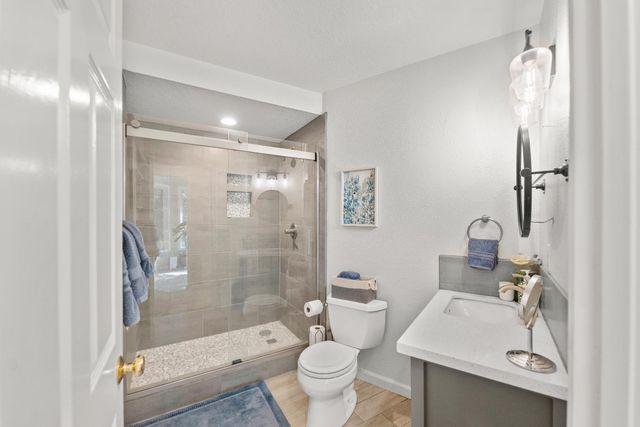 4255 Greenvale Rd, Fair Oaks, CA 95628