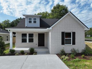 90 Donna Dr, Hendersonville, TN 37075