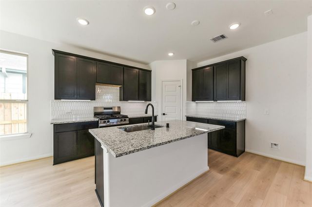 4221 Red Cedar Ring Lane, Pinehurst, TX 77362