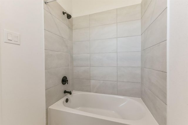 4221 Red Cedar Ring Lane, Pinehurst, TX 77362