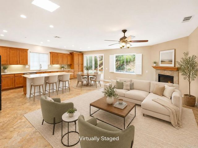1247 Bellingham Dr, Oceanside, CA 92057