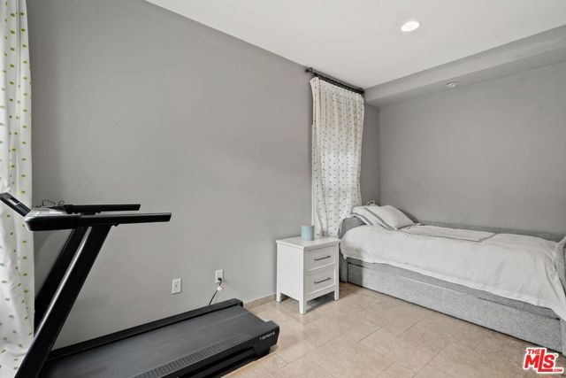 139 S Orange Drive, Los Angeles, CA 90036