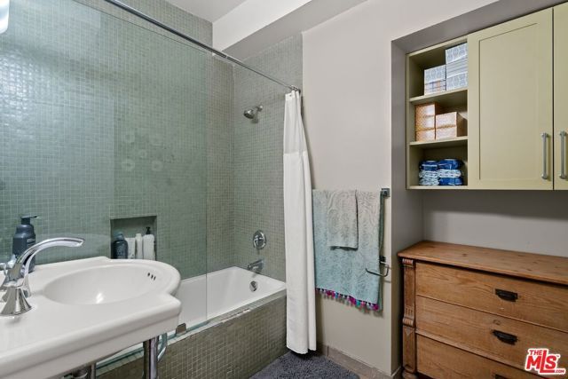 139 S Orange Drive, Los Angeles, CA 90036