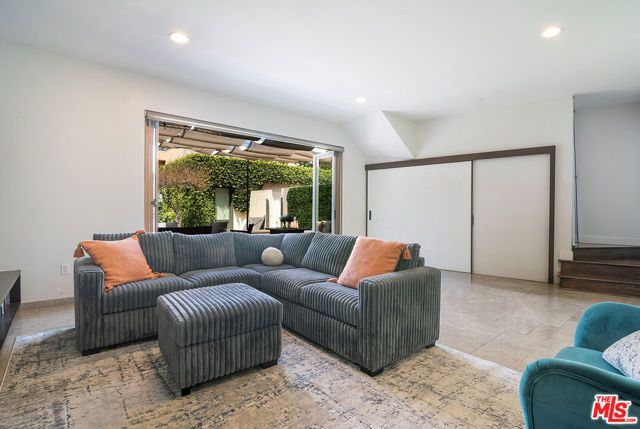 139 S Orange Drive, Los Angeles, CA 90036