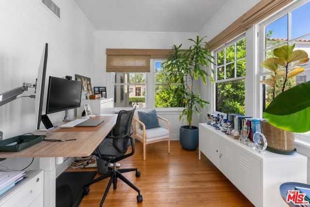 139 S Orange Drive, Los Angeles, CA 90036
