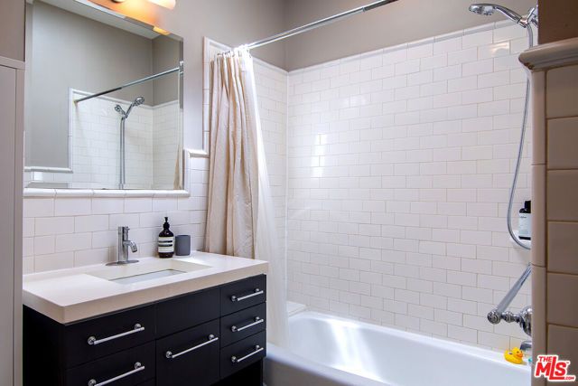 139 S Orange Drive, Los Angeles, CA 90036