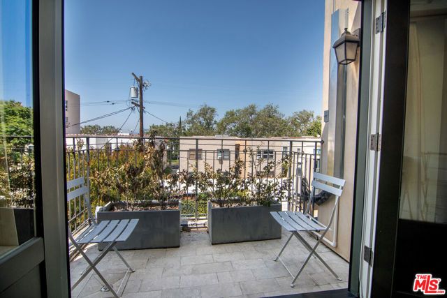 139 S Orange Drive, Los Angeles, CA 90036