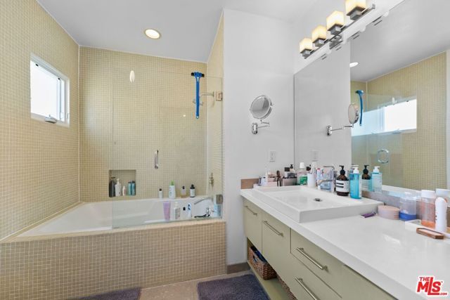 139 S Orange Drive, Los Angeles, CA 90036