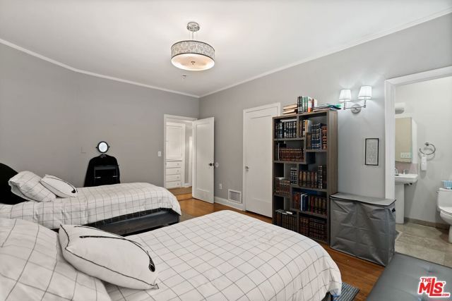 139 S Orange Drive, Los Angeles, CA 90036