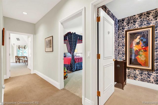 633 Hawthorne Street, Birmingham, MI 48009