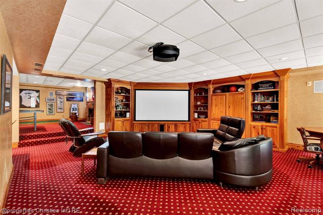 633 Hawthorne Street, Birmingham, MI 48009