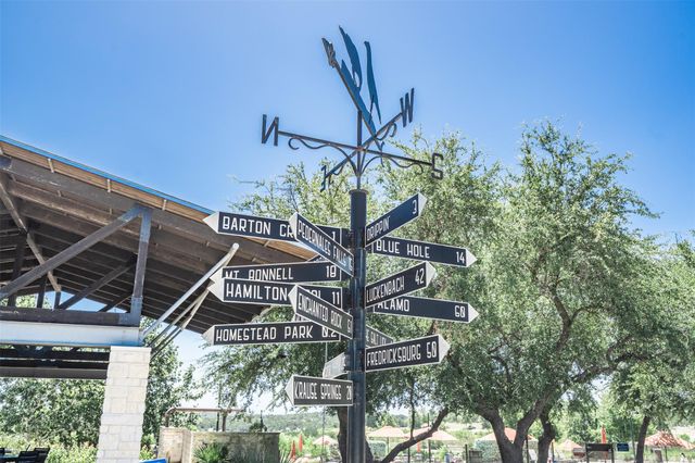 576 Sage Thrasher CIR, Dripping Springs, TX 78620