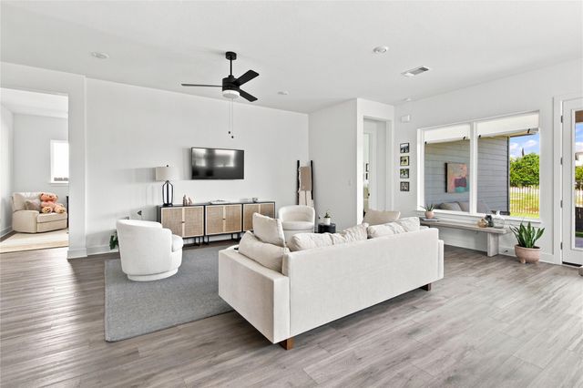 576 Sage Thrasher CIR, Dripping Springs, TX 78620