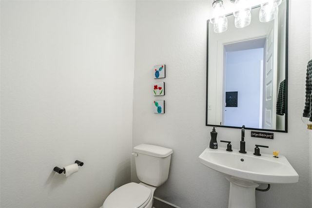 576 Sage Thrasher CIR, Dripping Springs, TX 78620