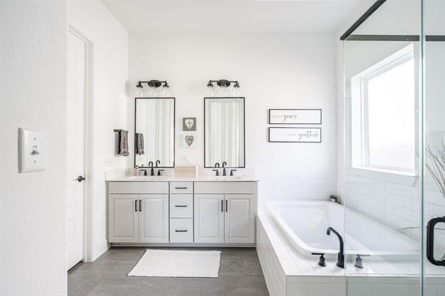 576 Sage Thrasher CIR, Dripping Springs, TX 78620