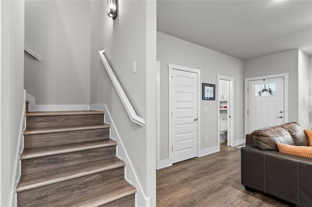 2176 W Moore Lane, Fayetteville, AR 72704