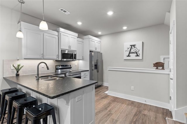 2176 W Moore Lane, Fayetteville, AR 72704