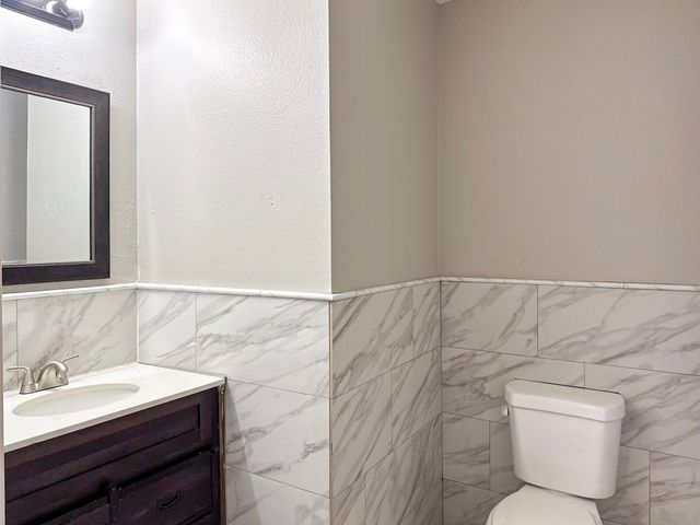 2460 Chinkapin Way, Dallas, TX 75212