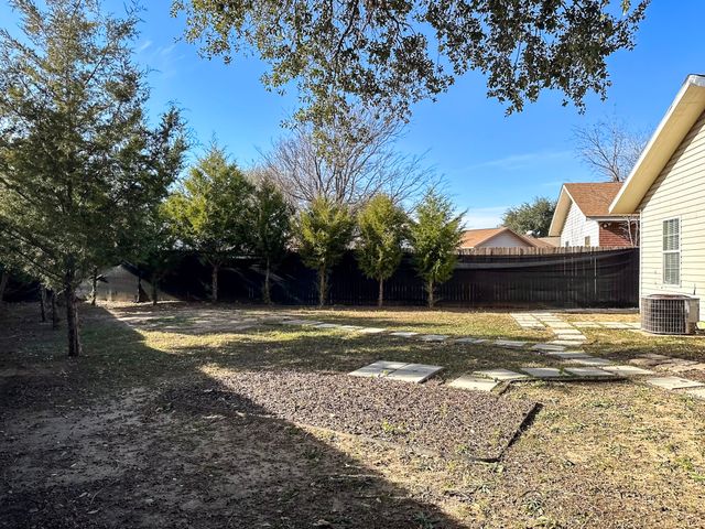 2460 Chinkapin Way, Dallas, TX 75212