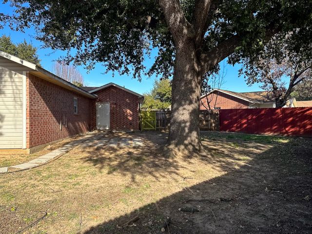 2460 Chinkapin Way, Dallas, TX 75212