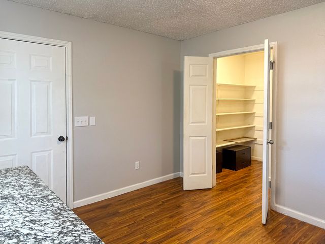 2460 Chinkapin Way, Dallas, TX 75212