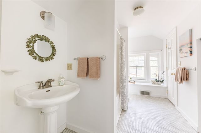 21 Rand Place, Pittsford, NY 14534