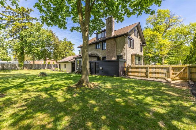 21 Rand Place, Pittsford, NY 14534