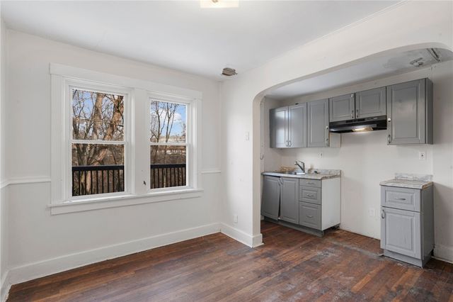 709 Center Ave, Avalon, PA 15202