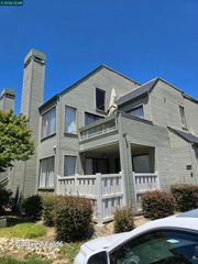 2753 East Ct, Richmond, CA 94806