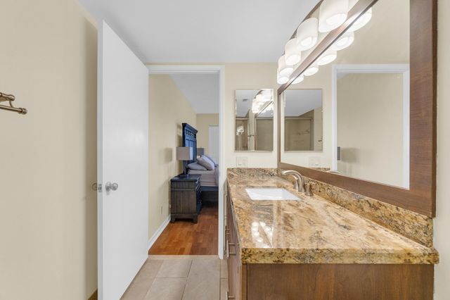 7290 Kinghurst Drive 406, Delray Beach, FL 33446