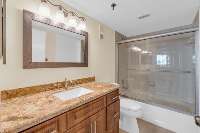 7290 Kinghurst Drive 406, Delray Beach, FL 33446