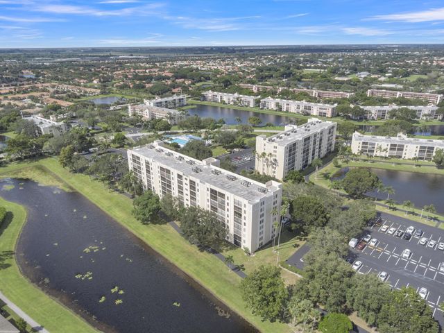7290 Kinghurst Drive 406, Delray Beach, FL 33446