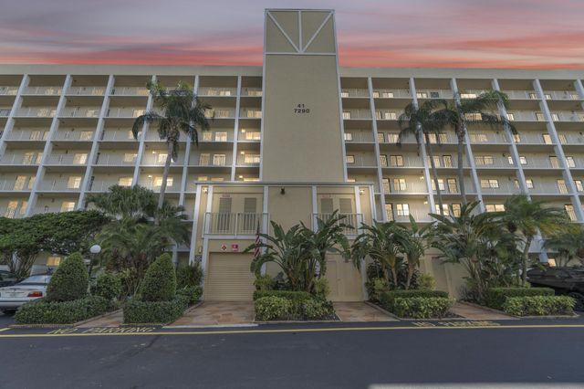 7290 Kinghurst Drive 406, Delray Beach, FL 33446