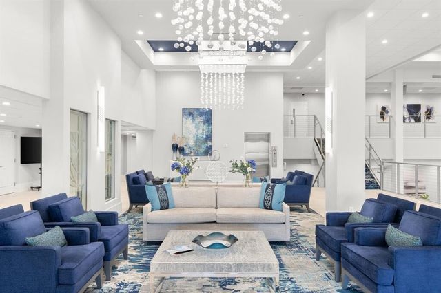 7290 Kinghurst Drive 406, Delray Beach, FL 33446
