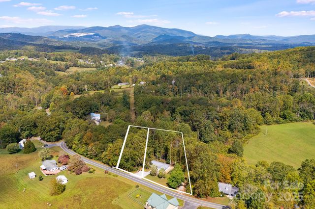 1007 Dula Road, Spruce Pine, NC 28777