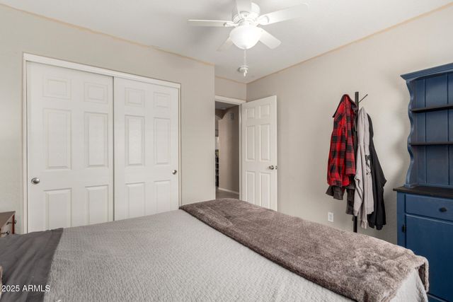 1634 E HARWELL Road, Phoenix, AZ 85042