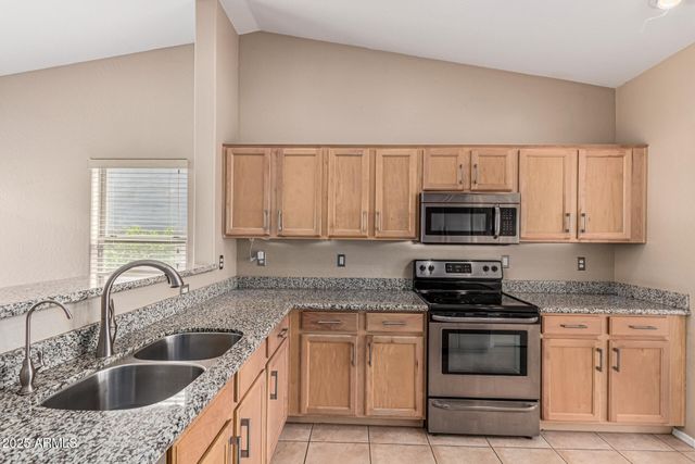 1634 E HARWELL Road, Phoenix, AZ 85042